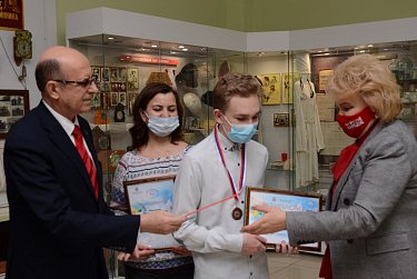 Победителям конкурса «Моя страна – моя Россия» вручают награды